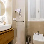 Santa Patrizia A Chiaia Apartamento *